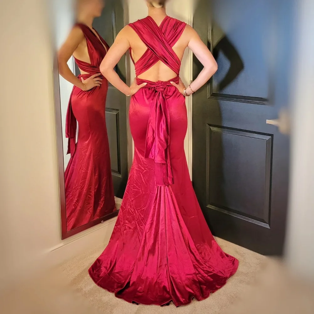 𝘽𝙚𝙖𝙪𝙩𝙞𝙛𝙪𝙡 𝙍𝙚𝙙 𝘾𝙤𝙣𝙫𝙚𝙧𝙩𝙞𝙗𝙡𝙚 𝙈𝙚𝙧𝙢𝙖𝙞𝙙 𝙂𝙤𝙬𝙣 - Picture 3 of 3